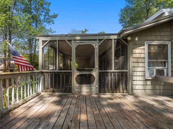 7 Victoria Ave, Rutland MA 01543