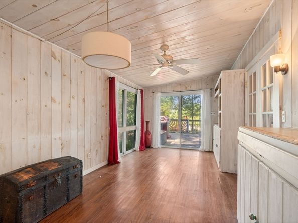 7 Victoria Ave, Rutland MA 01543