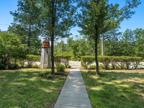 7 Victoria Ave, Rutland MA 01543