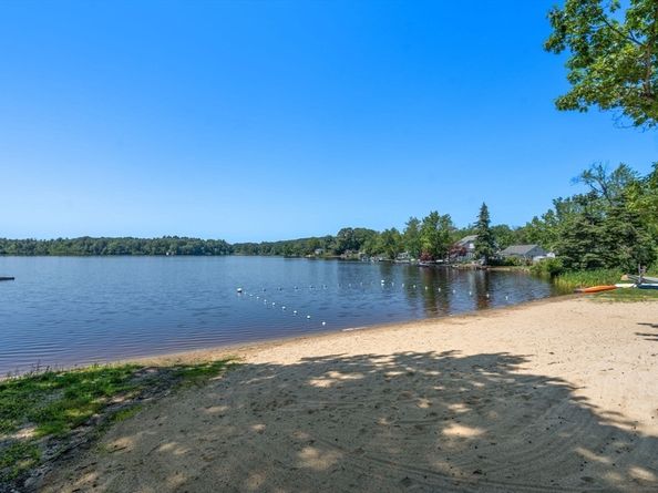 7 Victoria Ave, Rutland MA 01543