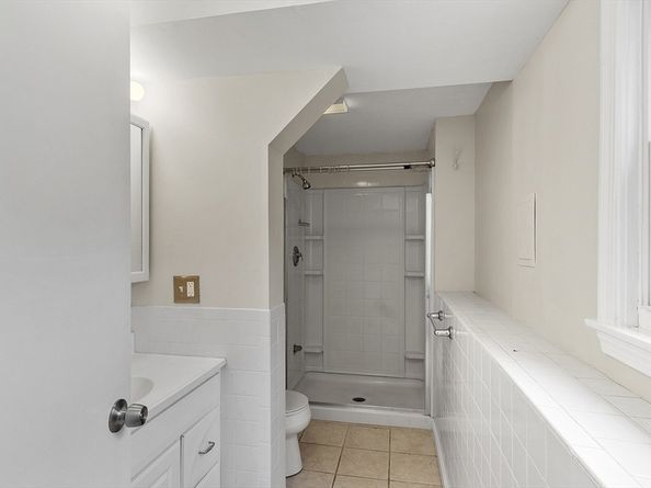 1022 Pleasant St, Framingham MA 01701