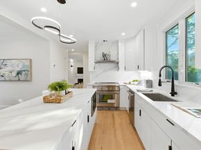 22 Bonmar Cir, Newton MA 02466