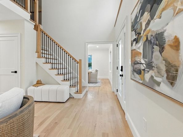 22 Bonmar Cir, Newton MA 02466