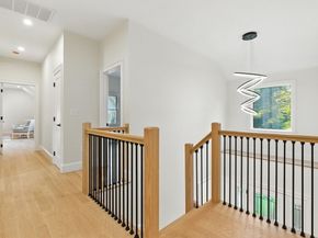 22 Bonmar Cir, Newton MA 02466