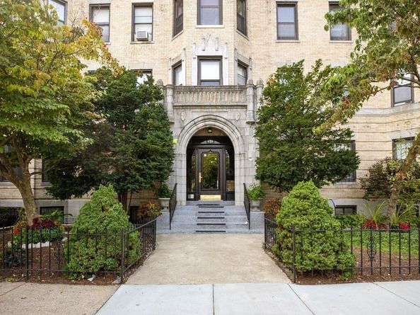 51 Park Drive 25, Boston MA 02215