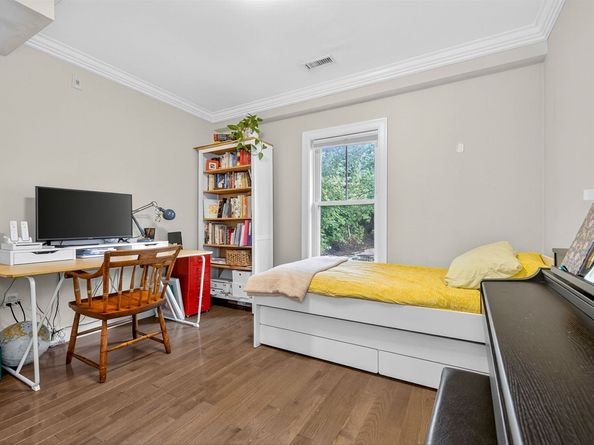 8 Tremont Pl 8, Boston MA 02135