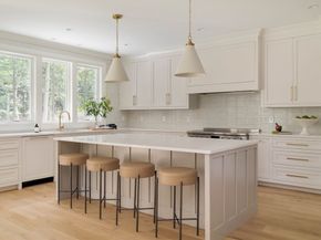 12 Bird Hill Ave, Wellesley MA 02481
