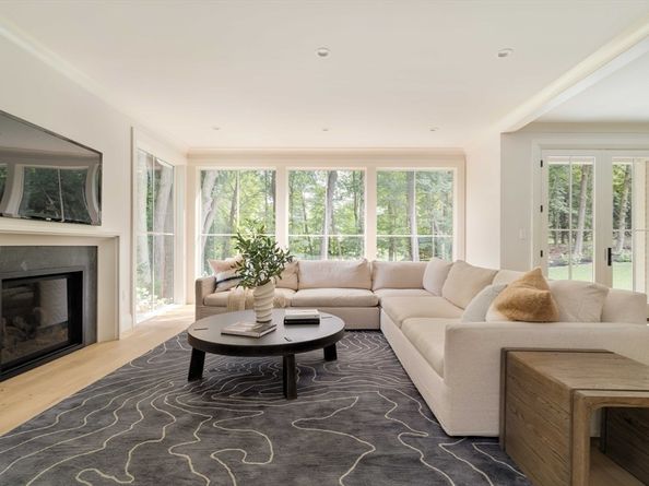 12 Bird Hill Ave, Wellesley MA 02481