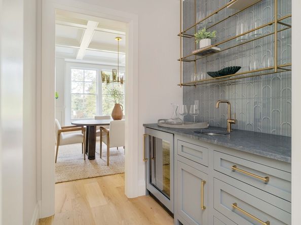 12 Bird Hill Ave, Wellesley MA 02481