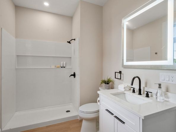 7 Cross St 205, Wilmington MA 01887