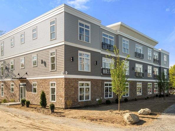 7 Cross St 205, Wilmington MA 01887