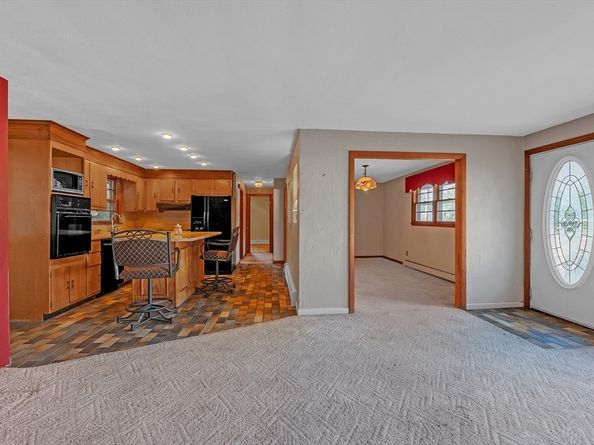 20 Hawthorne Dr, West Boylston MA 01583