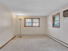 20 Hawthorne Dr, West Boylston MA 01583