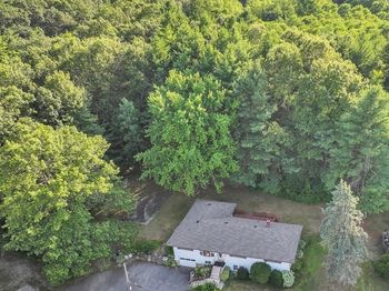 20 Hawthorne Dr