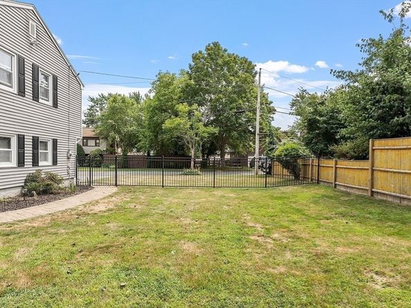 4 Fitzgerald Way, Beverly MA 01915