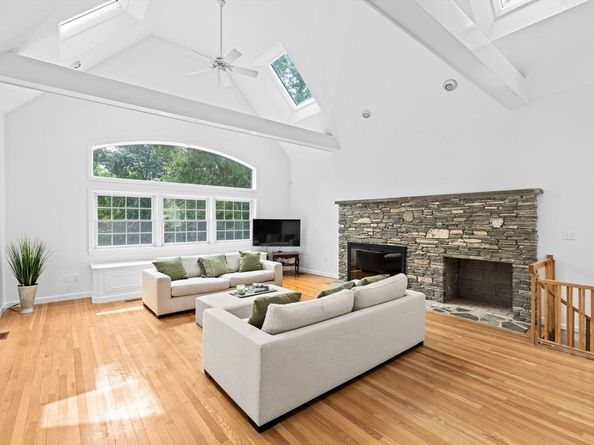 105 East St, Hingham MA 02043