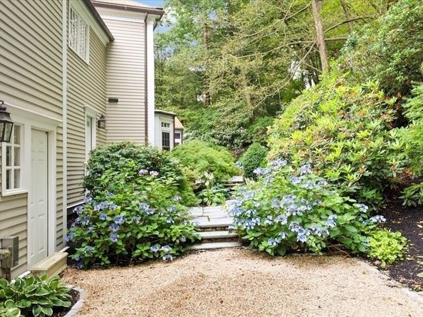 6 Brewer Way, Hingham MA 02043
