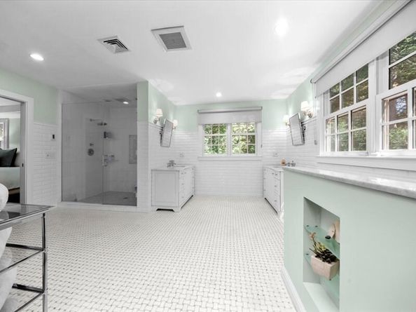 6 Brewer Way, Hingham MA 02043