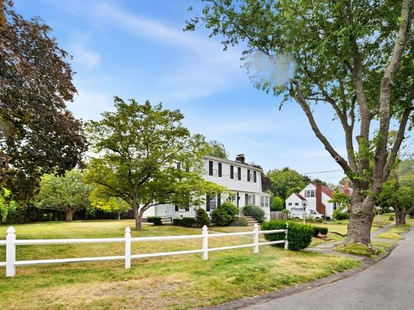 29 Reynolds Rd, Peabody MA 01960