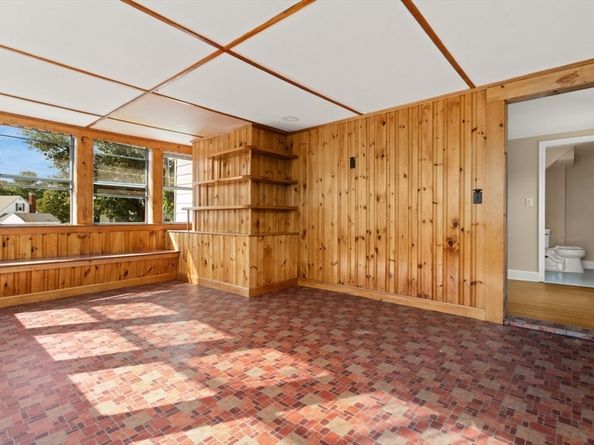 29 Reynolds Rd, Peabody MA 01960