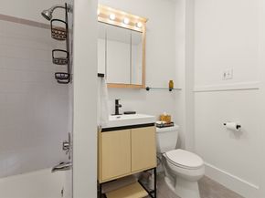 32 Hawthorn St, Cambridge MA 02138