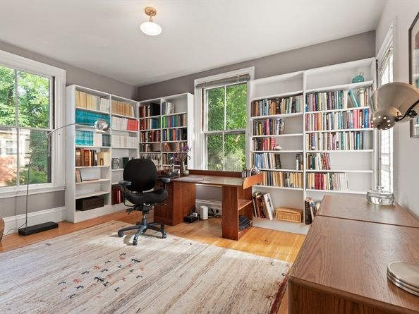 32 Hawthorn St, Cambridge MA 02138