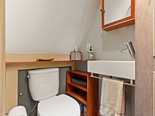 32 Hawthorn St, Cambridge MA 02138