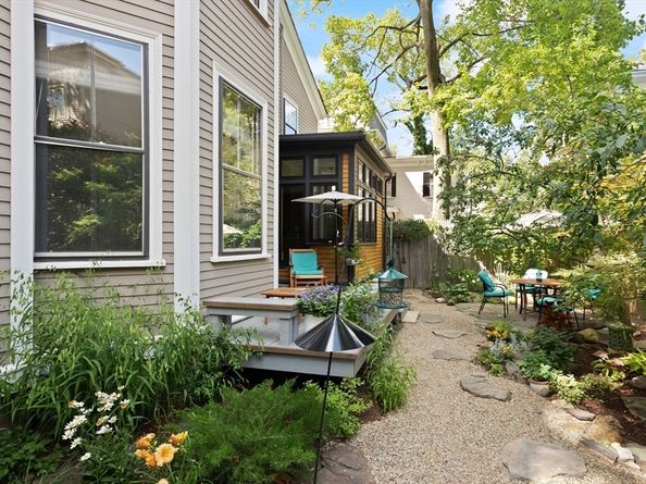 32 Hawthorn St, Cambridge MA 02138