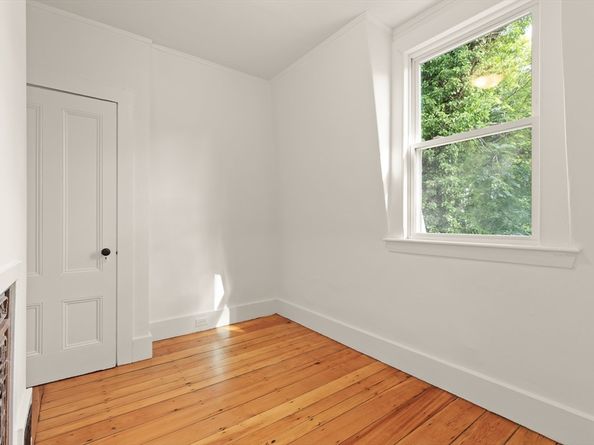 32 Hawthorn St, Cambridge MA 02138