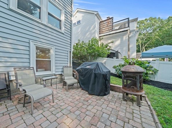 83 Forbes Hill Rd, Quincy MA 02170