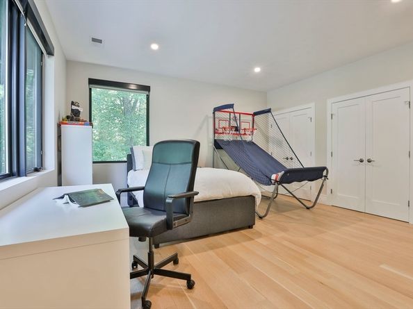 18 Blueberry Lane, Lexington MA 02420