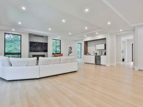 18 Blueberry Lane, Lexington MA 02420