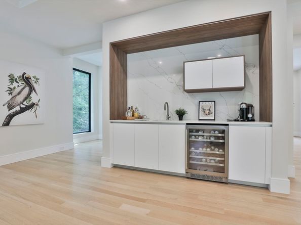 18 Blueberry Lane, Lexington MA 02420