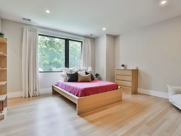 18 Blueberry Lane, Lexington MA 02420