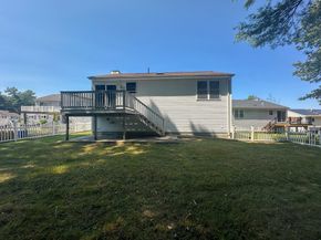82 4th St, Worcester MA 01602