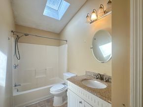82 4th St, Worcester MA 01602