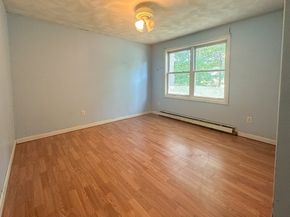 82 4th St, Worcester MA 01602