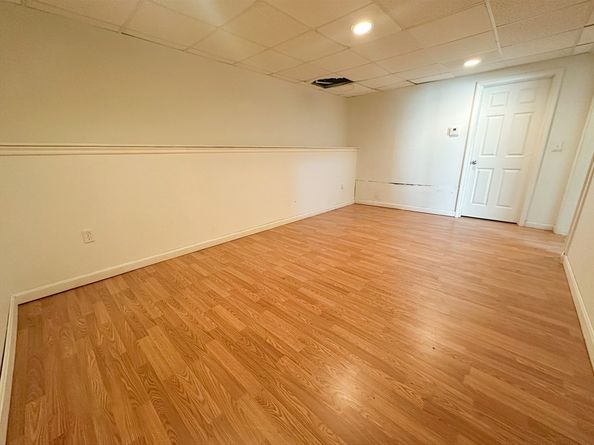 82 4th St, Worcester MA 01602
