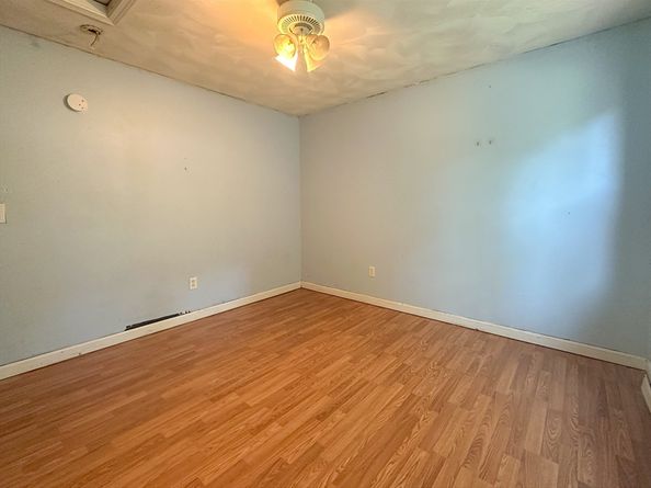 82 4th St, Worcester MA 01602