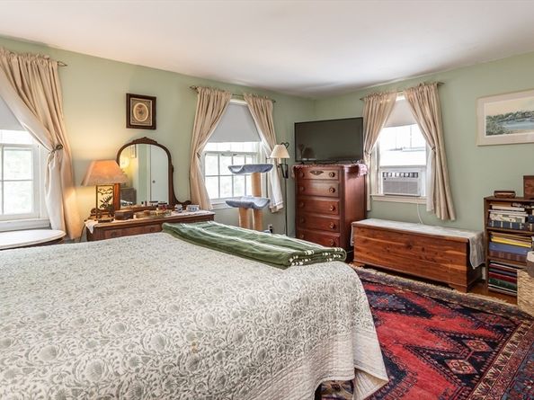 357 Vernon St, Bridgewater MA 02324