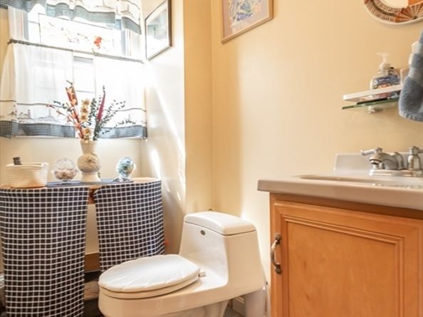 357 Vernon St, Bridgewater MA 02324