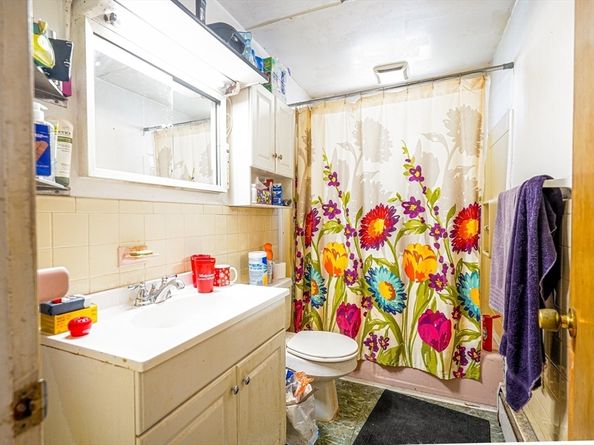 21 Arthur St, Quincy MA 02169
