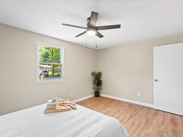 53 S Shore Rd, Holbrook MA 02343