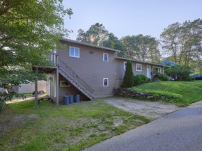 6 Pitcairn Ave, Leicester MA 01524