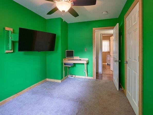 6 Pitcairn Ave, Leicester MA 01524