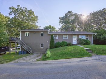 6 Pitcairn Ave