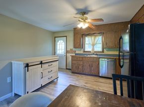 6 Pitcairn Ave, Leicester MA 01524