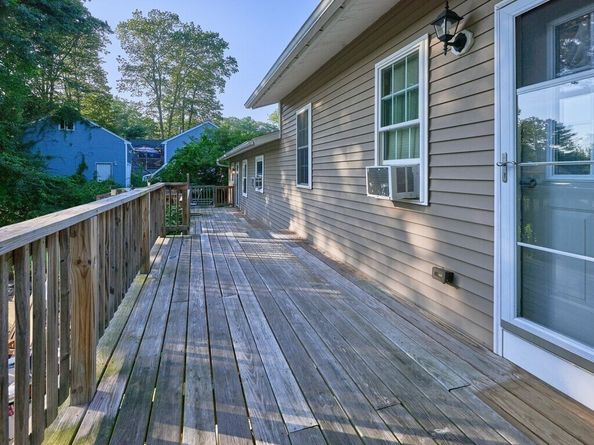 6 Pitcairn Ave, Leicester MA 01524