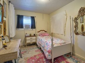 6 Pitcairn Ave, Leicester MA 01524