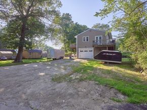 6 Pitcairn Ave, Leicester MA 01524